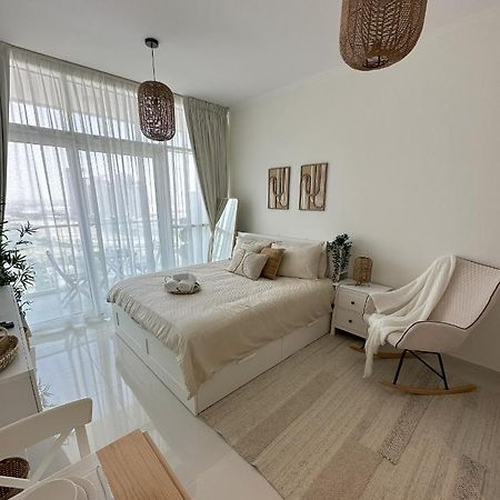 Tranquil Studio In Damac Hills Dubai Bagian luar foto