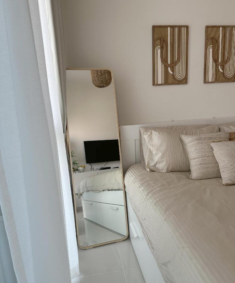 Tranquil Studio In Damac Hills Dubai Bagian luar foto