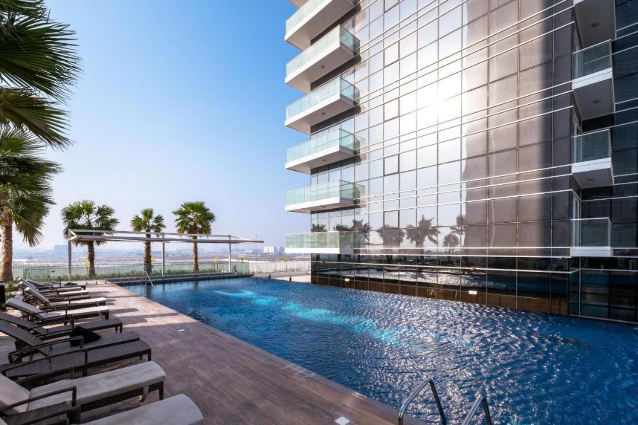 Tranquil Studio In Damac Hills Dubai Bagian luar foto
